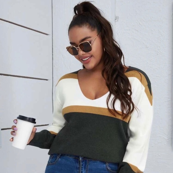 V-Neck Color Block Sweater - Plus - Picture 5 of 5